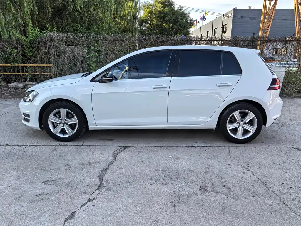 Volkswagen Golf 2017 1.6L AT Comfort