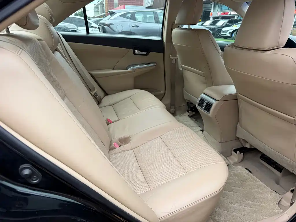 Toyota Camry — миниатюра 17