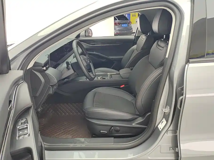 Ford Mondeo — миниатюра 9