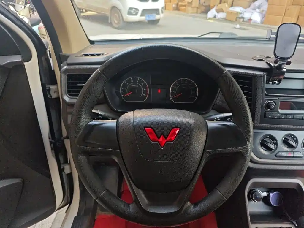 Wuling Hongguang V — миниатюра 13