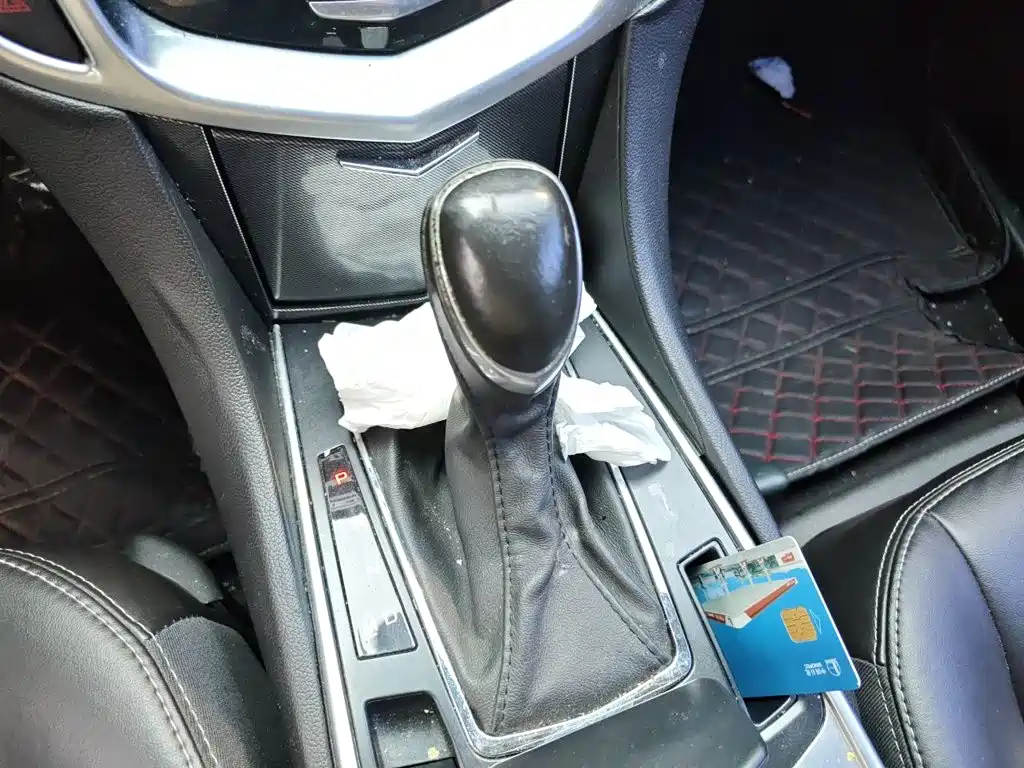 Cadillac SRX — миниатюра 10