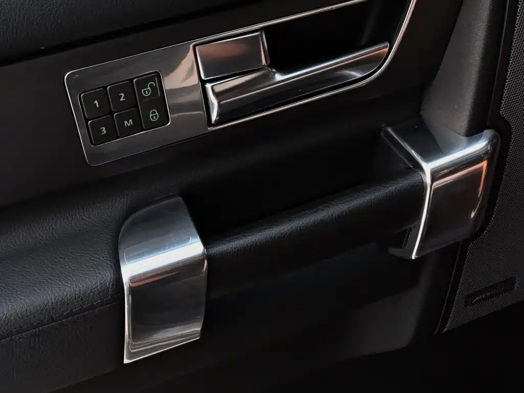 Land Rover Discovery — миниатюра 26