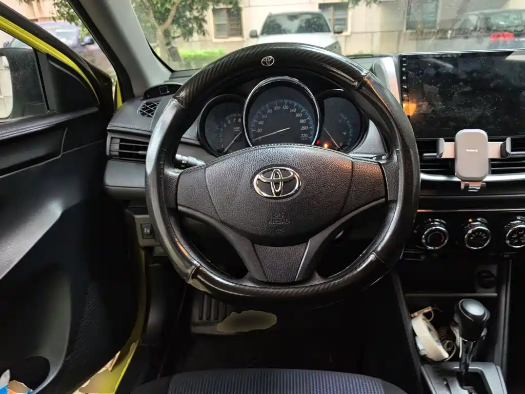 Toyota Yaris L — миниатюра 11