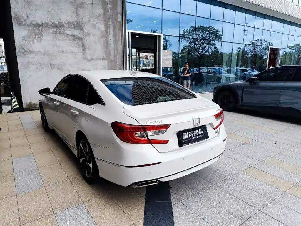 Honda Accord — миниатюра 6