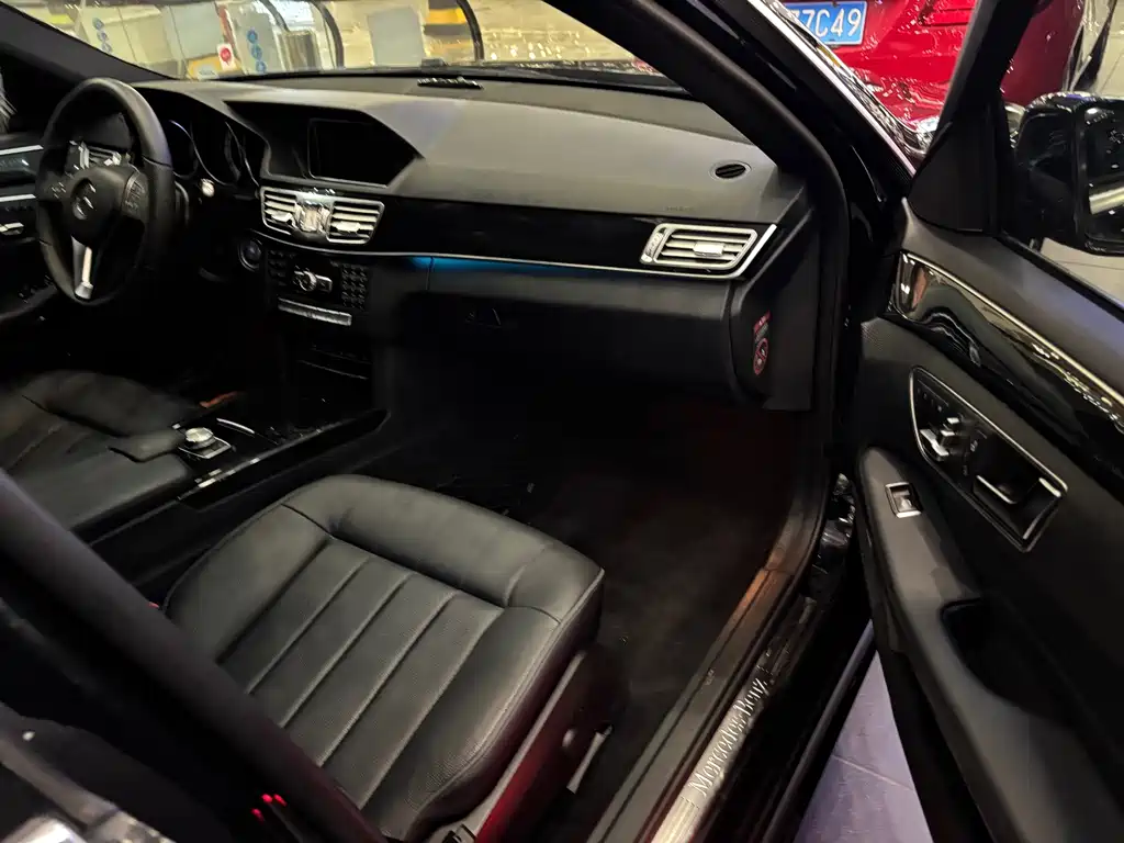 Mercedes-Benz E-Class — миниатюра 15