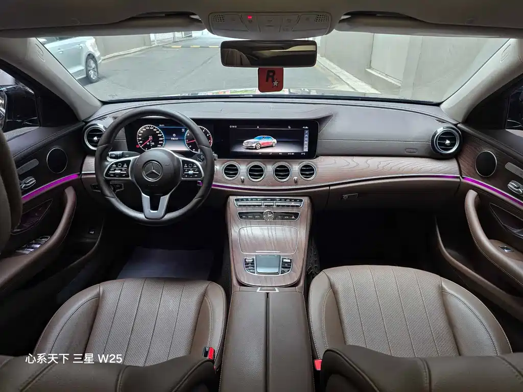 Mercedes-Benz E-Class — миниатюра 14