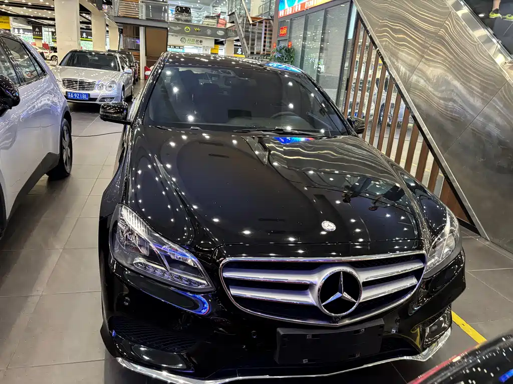 Mercedes-Benz E-Class — миниатюра 2