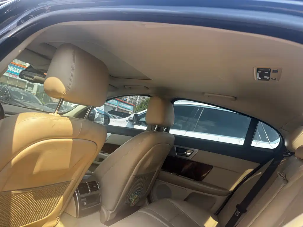 Jaguar XF — миниатюра 14