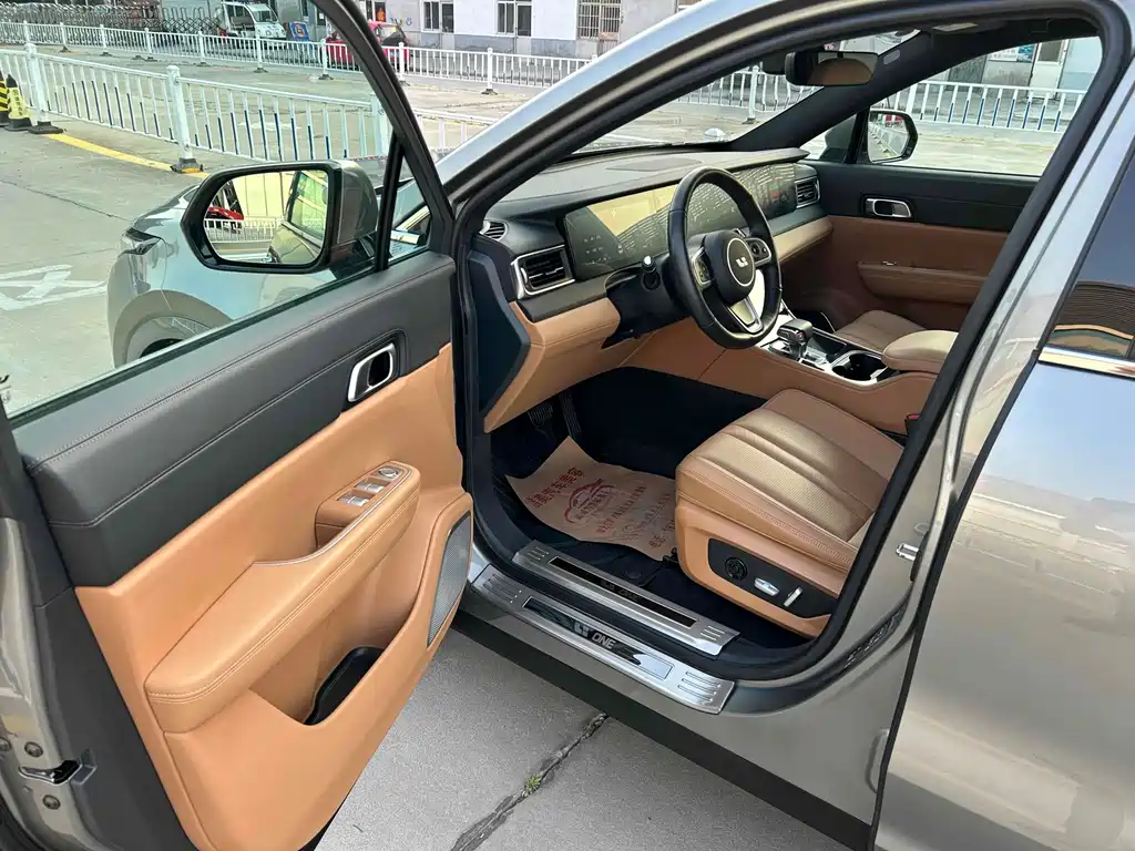 Li Auto Li ONE — миниатюра 10