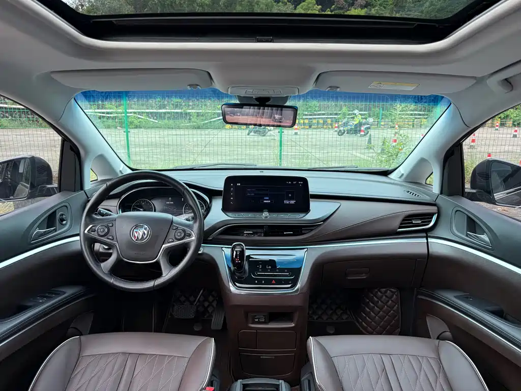 Buick GL8 — миниатюра 5