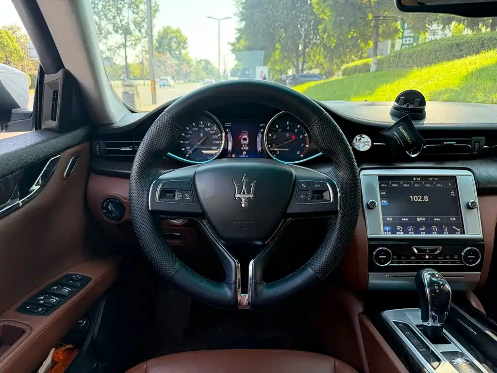 Maserati Quattroporte — миниатюра 14