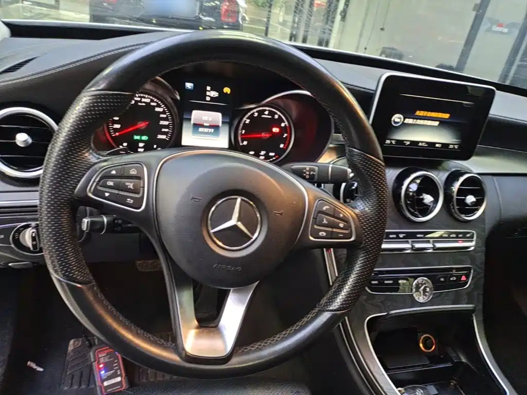 Mercedes-Benz C-Class — миниатюра 11