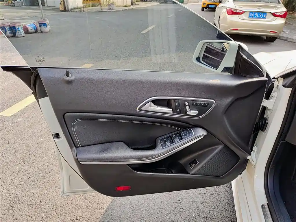 Mercedes-Benz CLA 2017 CLA 200 Fashion