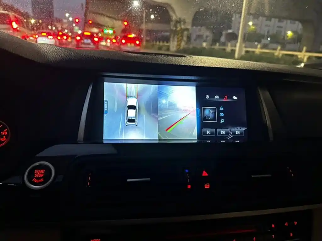 BMW 5 Series — миниатюра 8