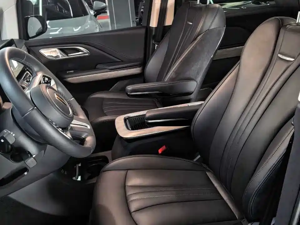 Hongqi HQ9 PHEV 2024 2.0T