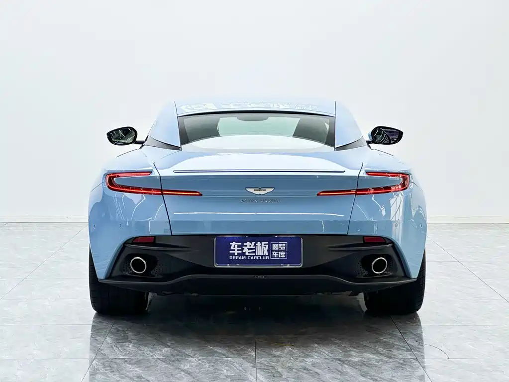 Aston Martin DB11 — миниатюра 5