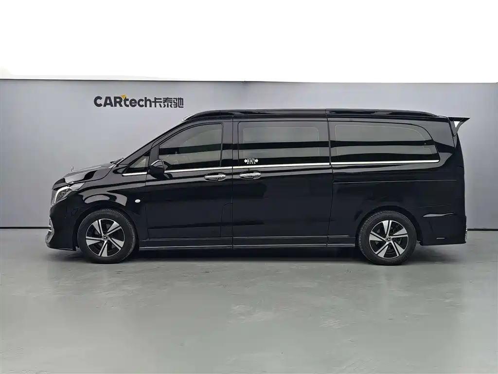 Mercedes-Benz Vito 2024 2.0T 7 мест