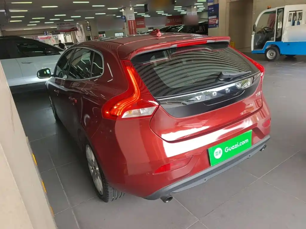 Volvo V40 — миниатюра 5