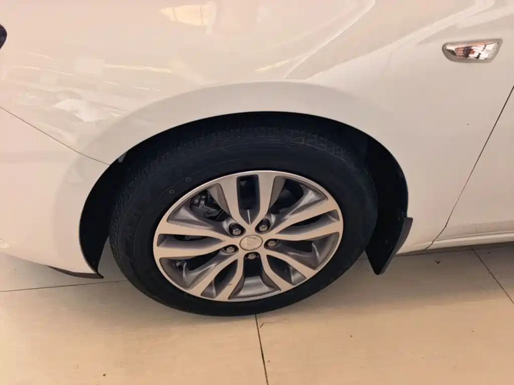 Buick Excelle — миниатюра 23