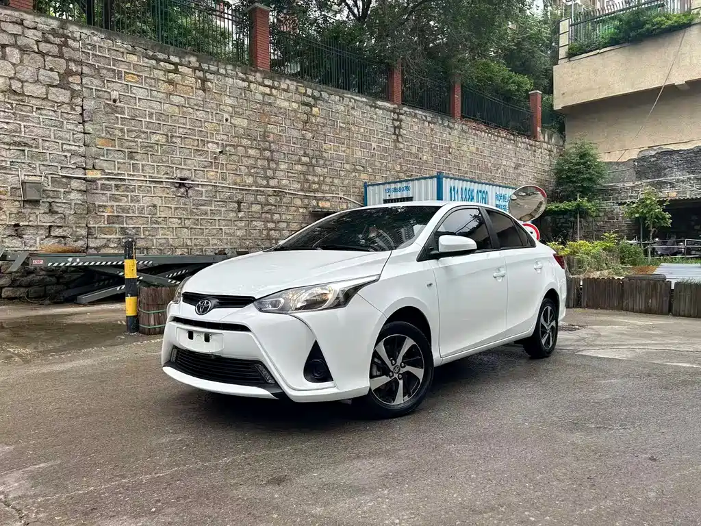Toyota Yaris L 2020