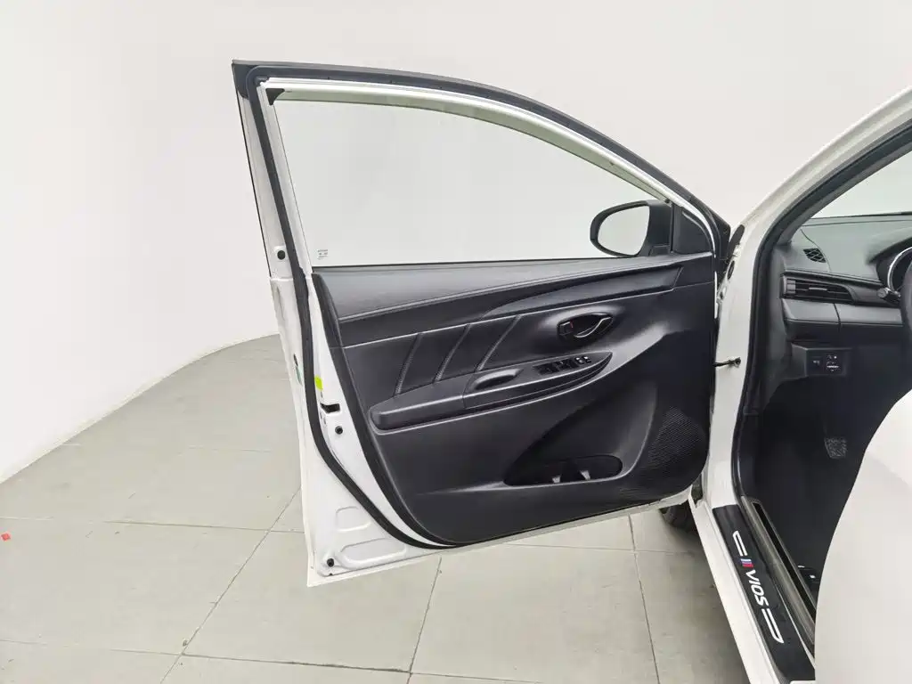 Toyota Vios — миниатюра 8