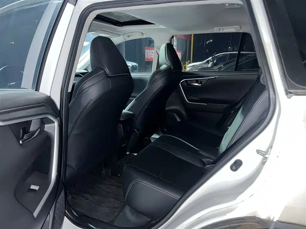 Toyota Wildlander — миниатюра 6