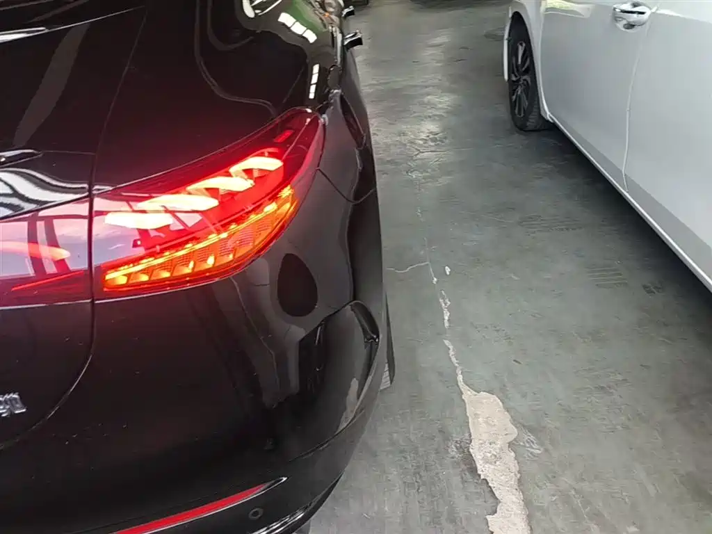 Mercedes-Benz EQE 2022 350