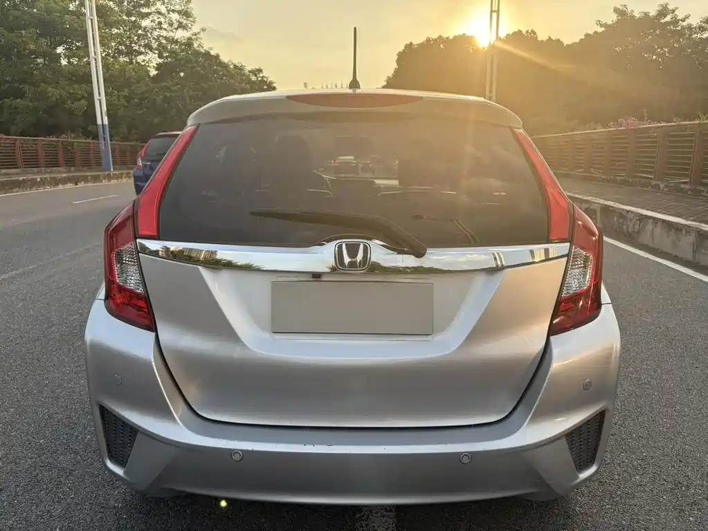 Honda Fit — миниатюра 5
