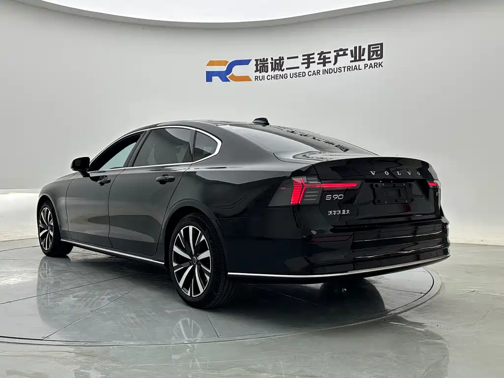Volvo S90 — миниатюра 5