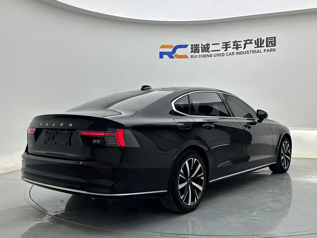 Volvo S90 — миниатюра 7