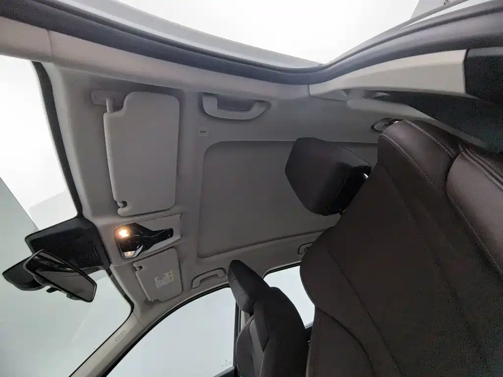 BMW iX1 — миниатюра 14