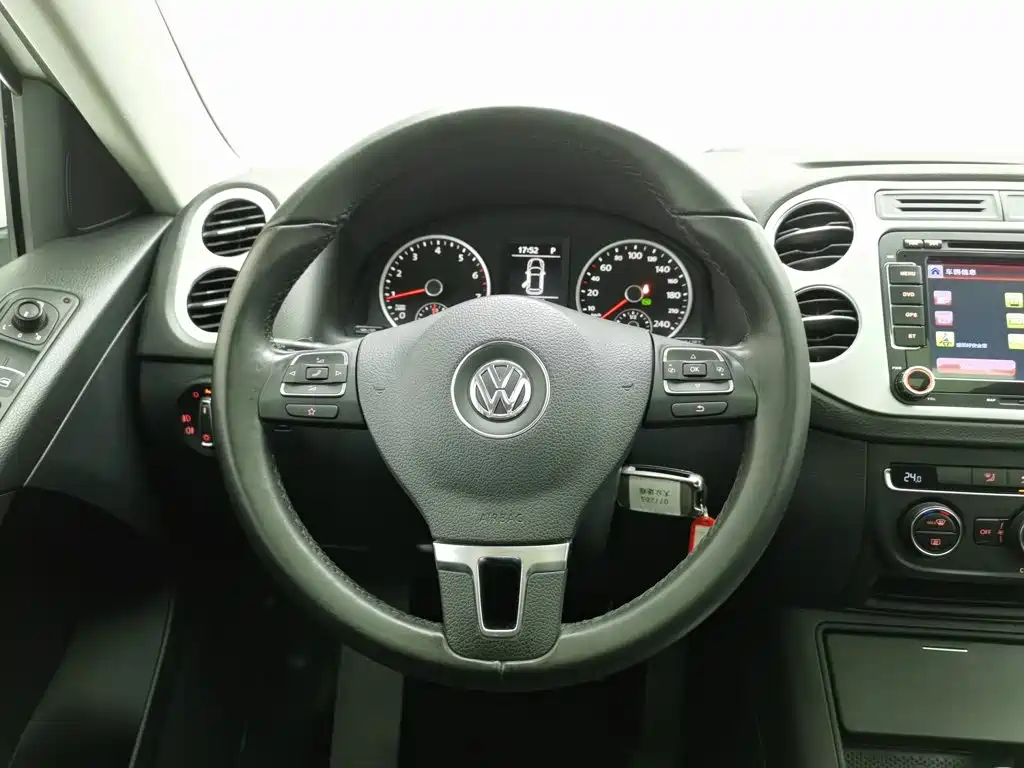 Volkswagen Tiguan — миниатюра 11