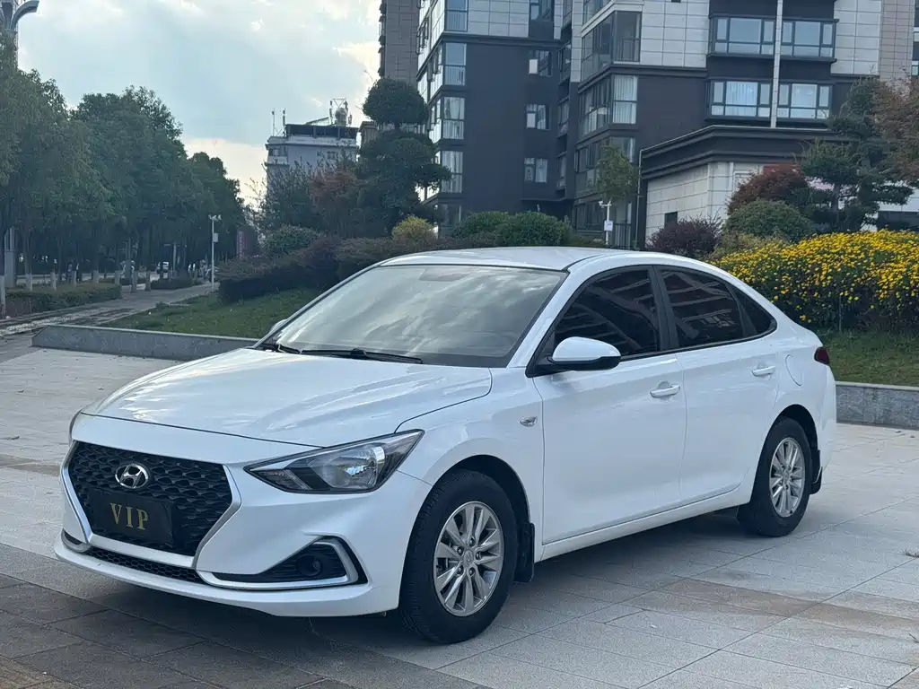 Hyundai Elantra — миниатюра 3