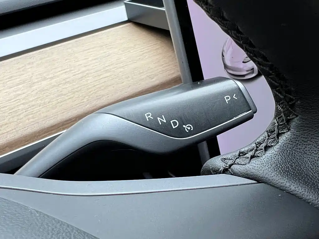 Tesla Model 3 — миниатюра 15