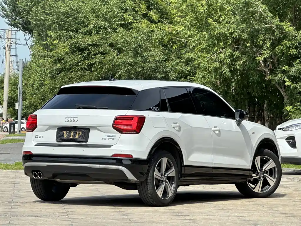 Audi Q2L 2020 35 TFSI Fashion