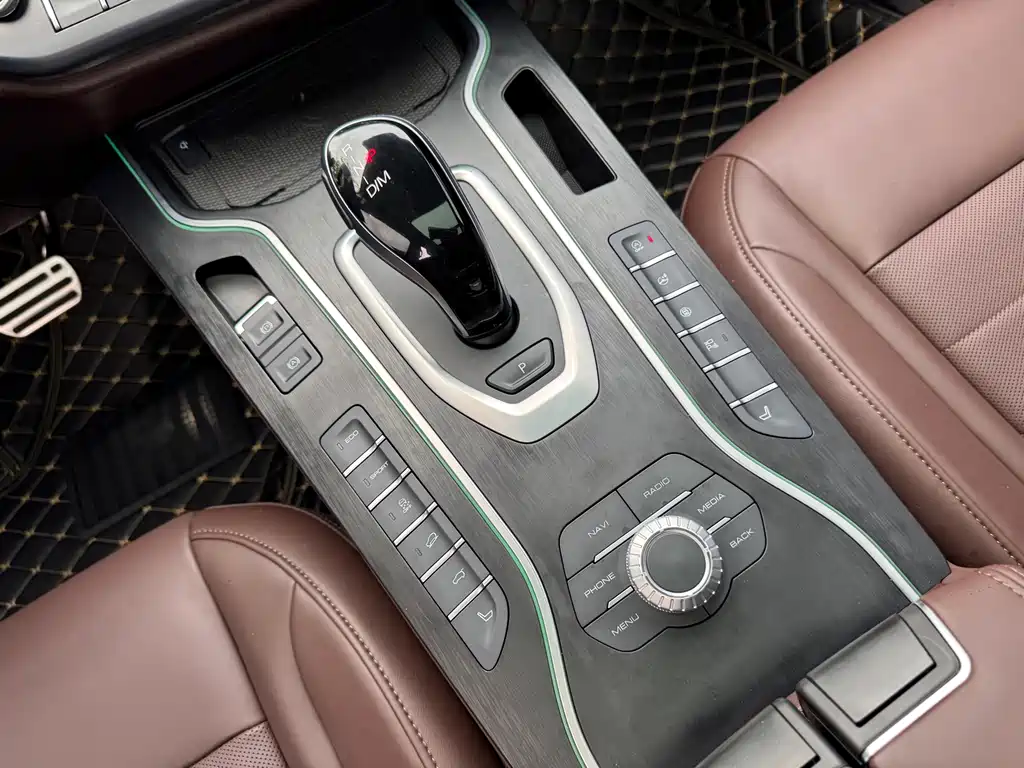 Wey Wey VV7 GT — миниатюра 8