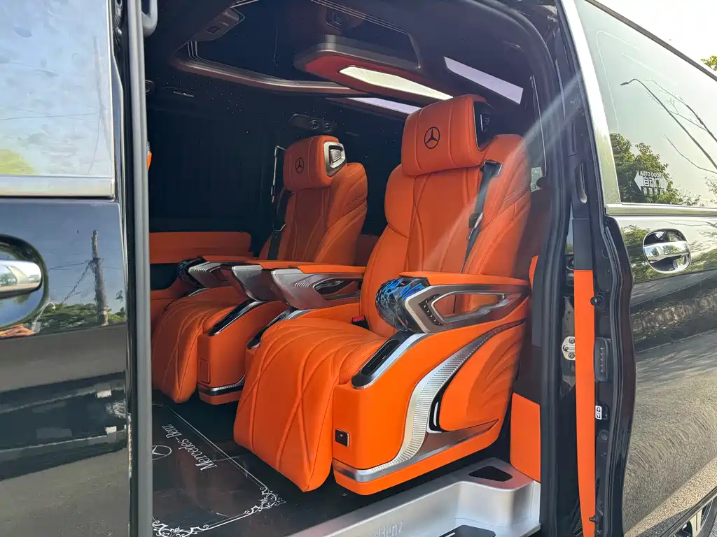 Mercedes-Benz Vito 2023 2.0T 7 мест