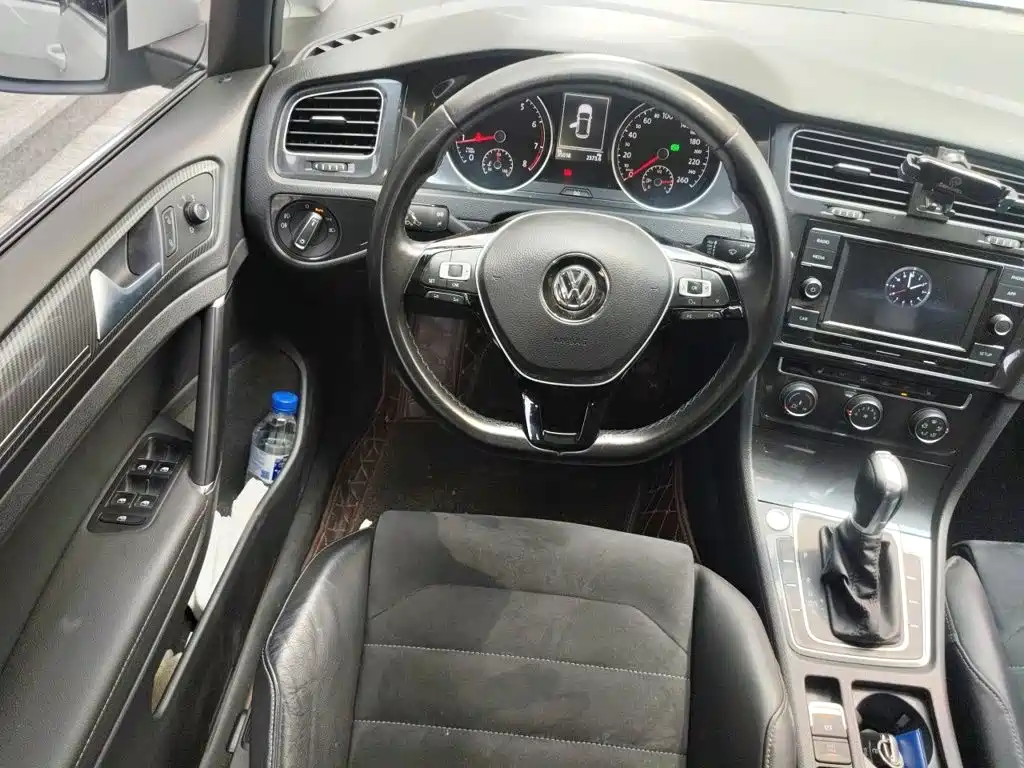 Volkswagen Golf — миниатюра 6