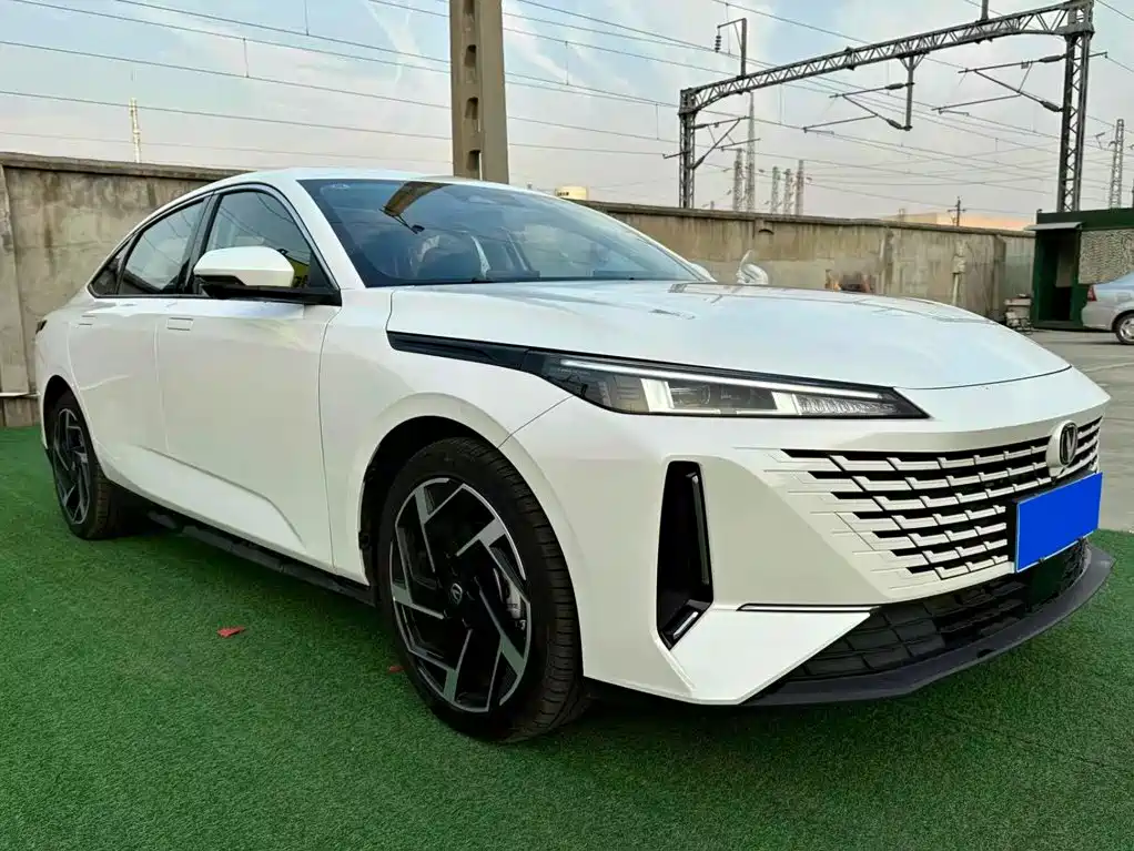 Changan Yida — миниатюра 3