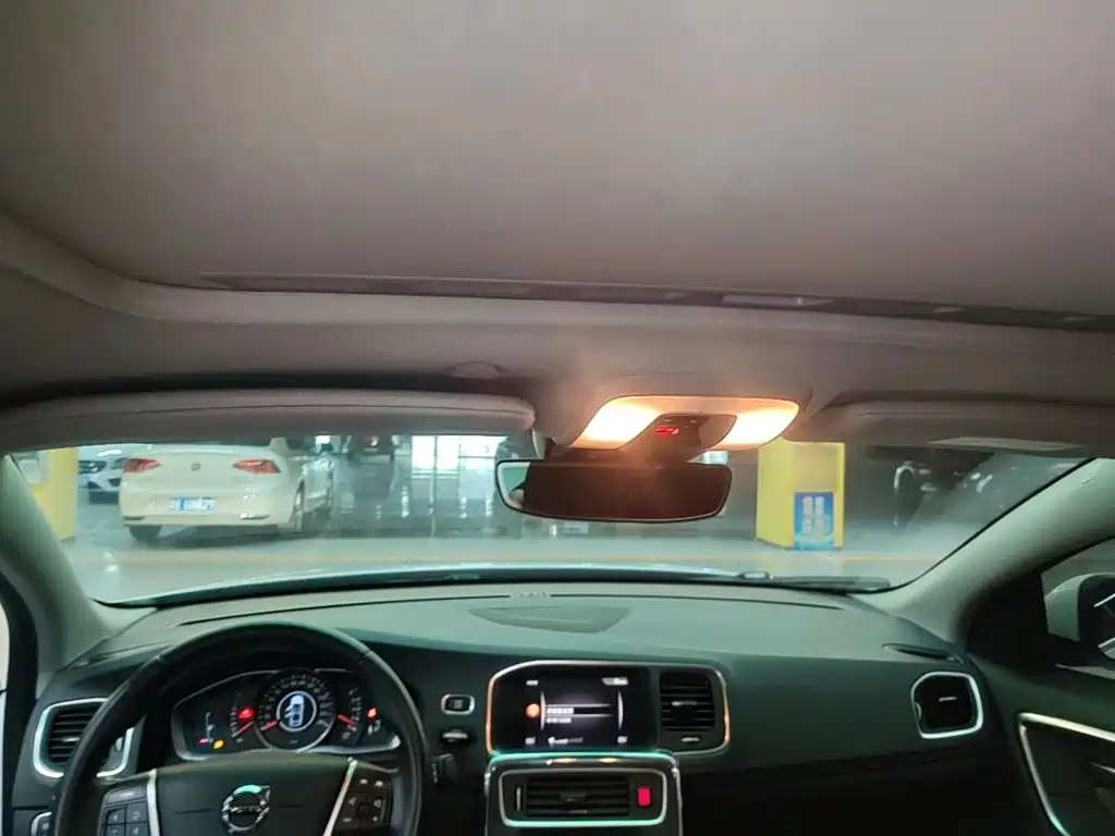 Volvo S60 — миниатюра 18