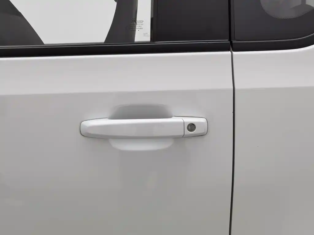 Wuling MINIEV — миниатюра 18