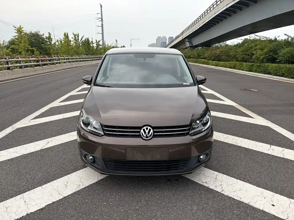 Volkswagen Touran — миниатюра 2