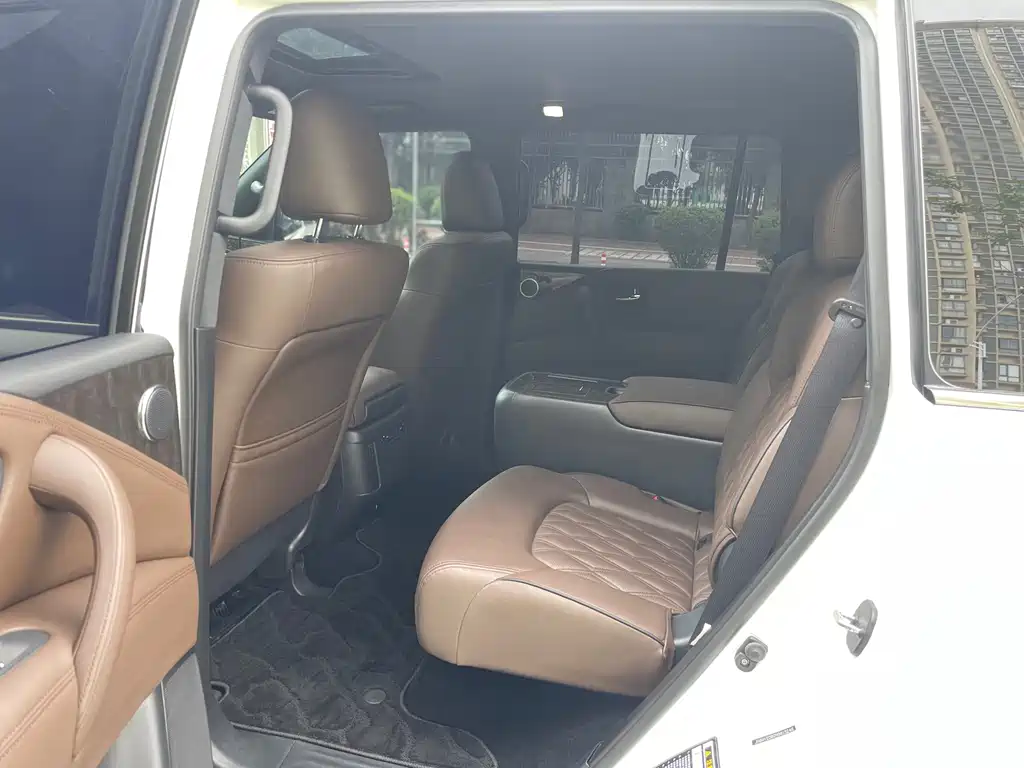 Nissan Patrol — миниатюра 6