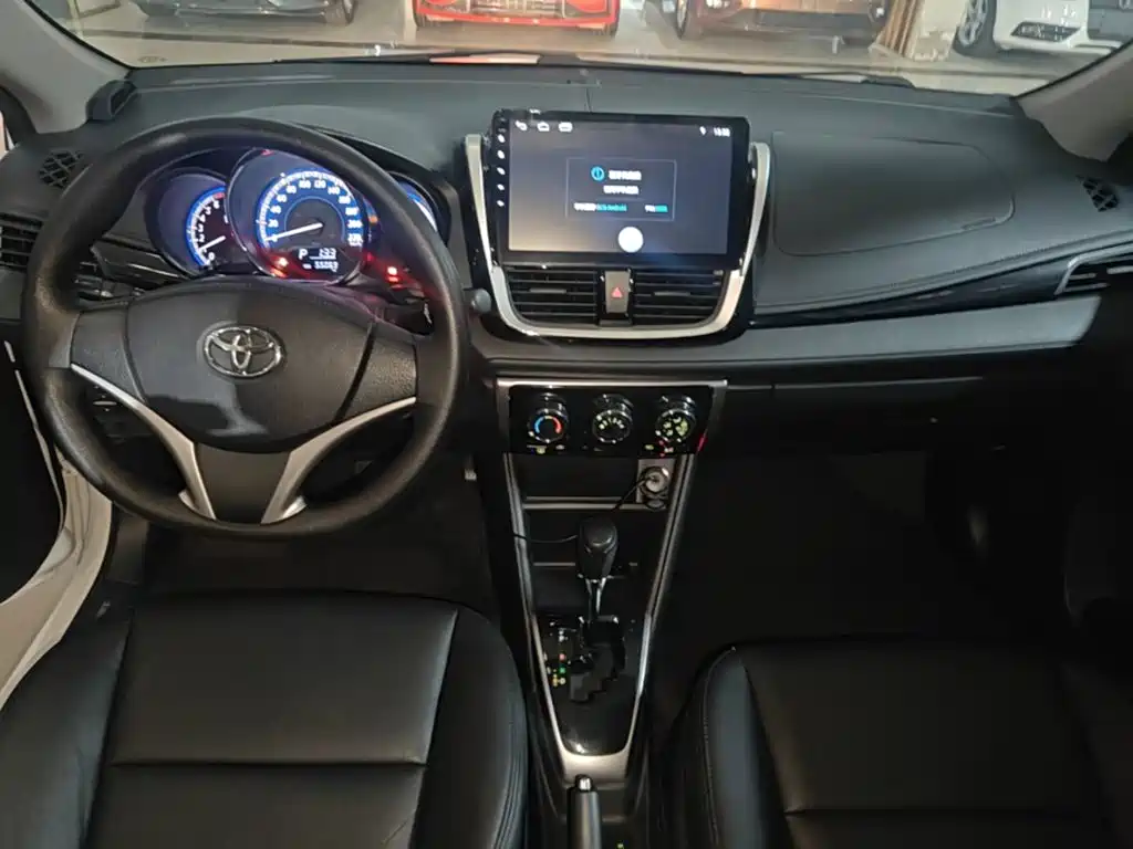 Toyota Yaris L — миниатюра 10
