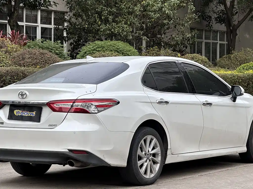 Toyota Camry 2021 2.0G Luxury