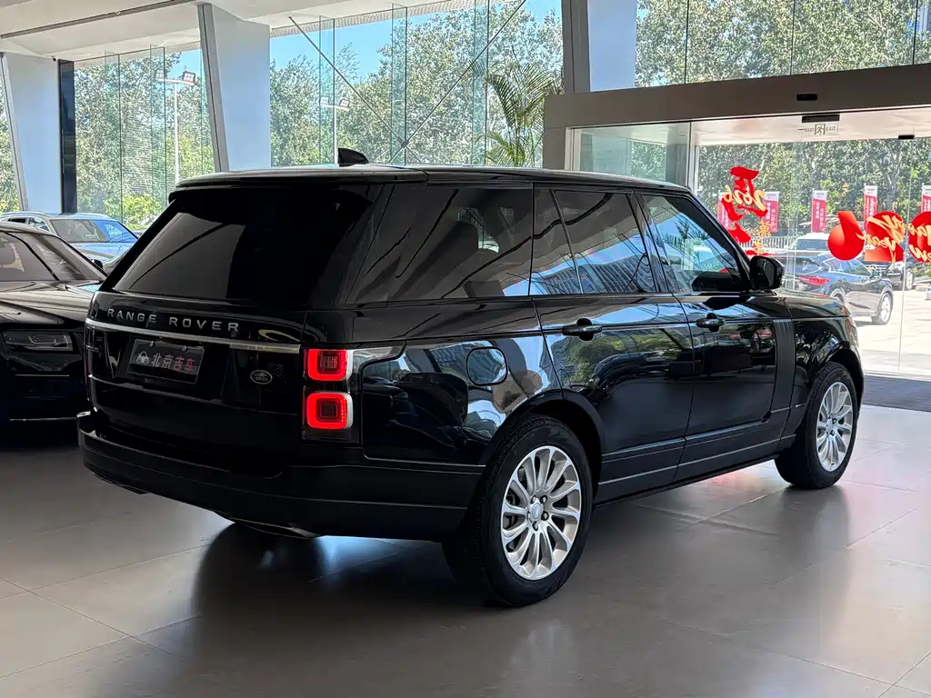 Land Rover Range Rover 2022 3.0 L6 360PS