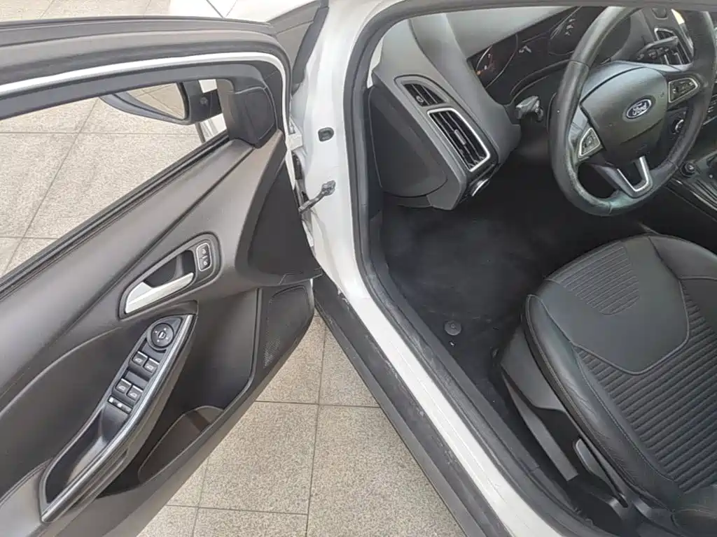 Ford Focus — миниатюра 16