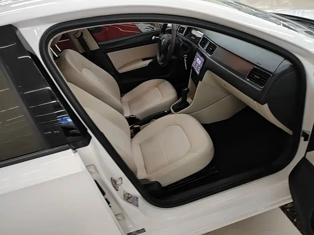 Skoda Rapid — миниатюра 25