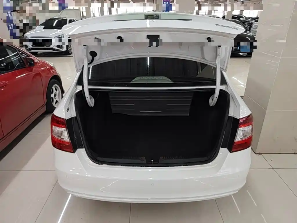 Skoda Rapid — миниатюра 19