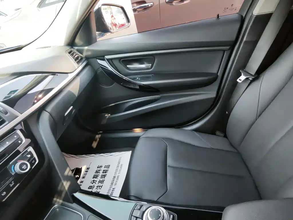 BMW 3 Series — миниатюра 12